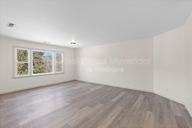 Photo - 1820 Tunnel Blvd