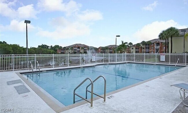 Building Photo - 6361 Aragon Way Unit 202