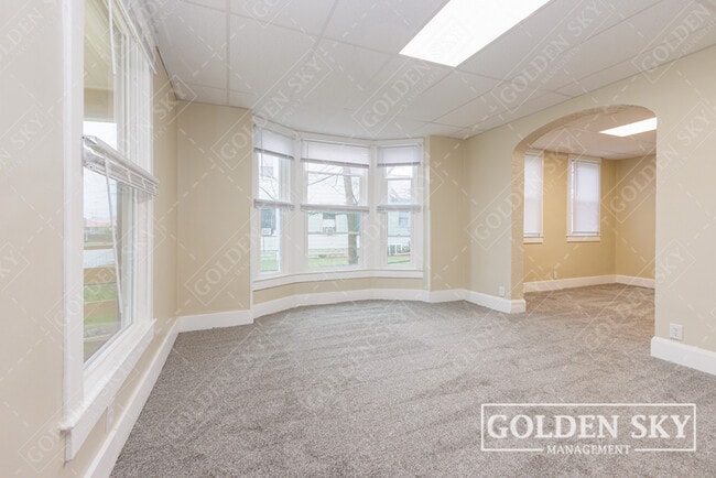 Photo - 219 E Willard St Unit 1