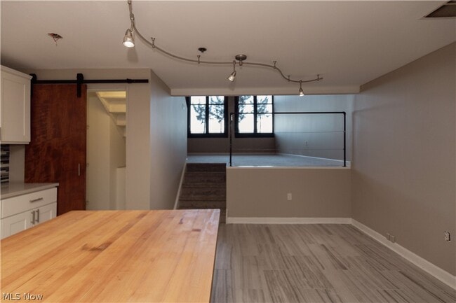 Photo - 1133 W 9th St Unit 112