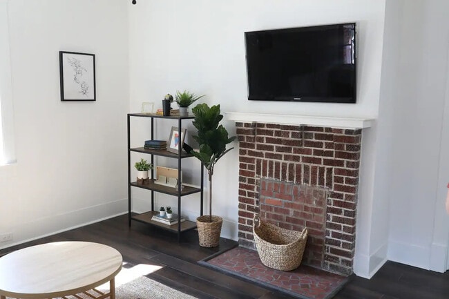 Photo - 528 Bond Ave