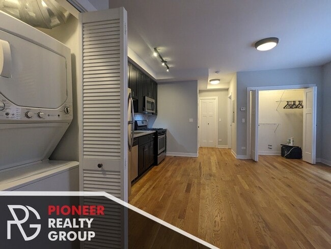 Photo - 2203 W Eastwood Ave Unit 3