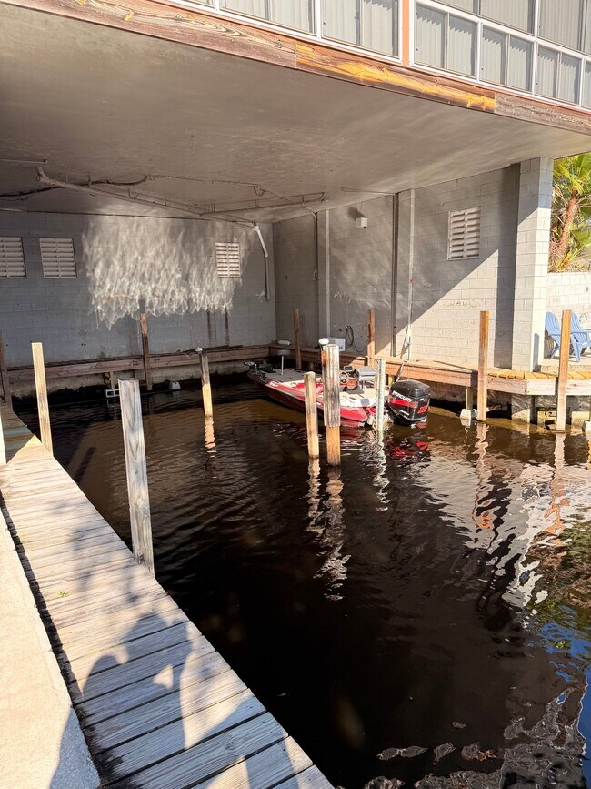 Photo - 160 N Lakeview Dr Unit #1