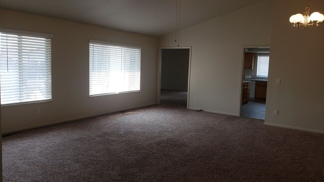 Photo - ONLY $2,550 PER MONTH FOR THIS SPACIOUS RANCH STYLE HOME - 2056 SQ FT / 3BDRM/2BATH/3GARAGE ON O...
