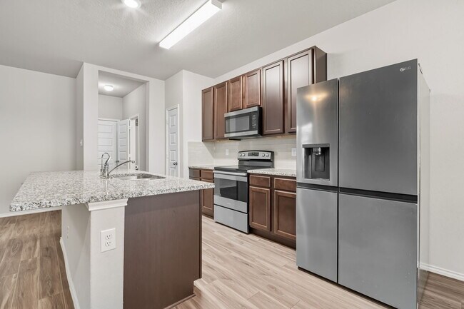 Photo - 5415 Moni Rock Dr