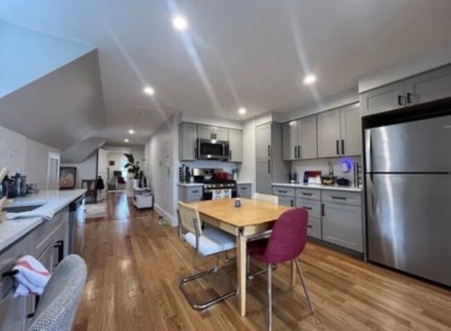 Building Photo - 18 Colberg Ave Unit 3