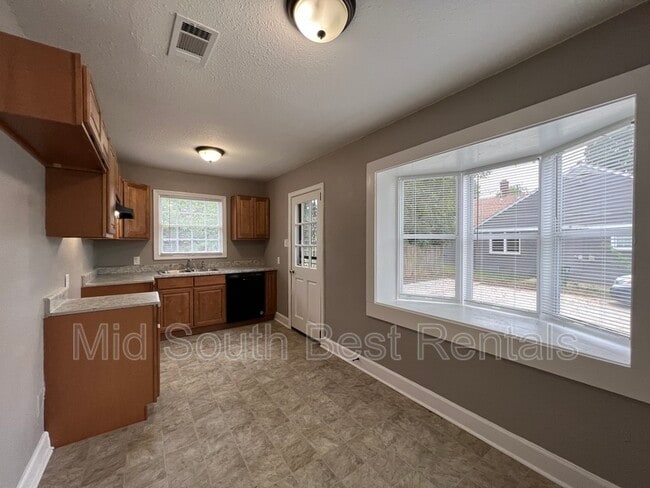 Photo - 2193 Piedmont Ave