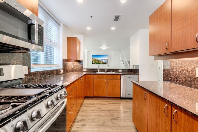 Photo - San Diego- Downtown- La Vita – Little Italy Condo- Split Level Style Move-In Special Unit #2