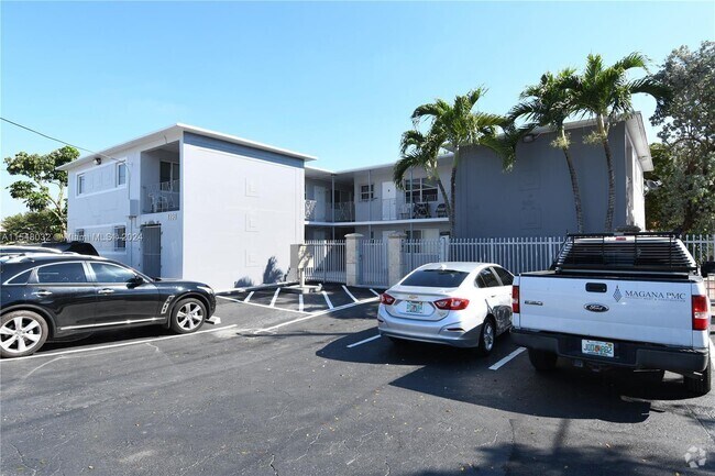 Building Photo - 1398 NW 61st St Rental