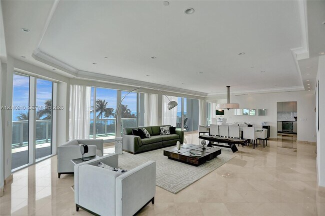 Building Photo - 10101 Collins Ave Unit 4E