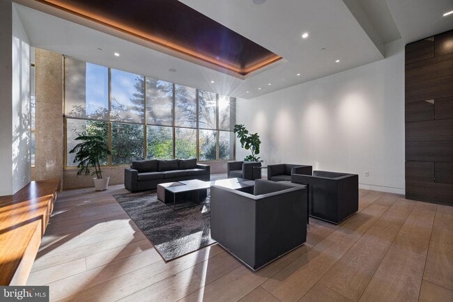 Building Photo - 2401 Pennsylvania Ave Unit 10A12