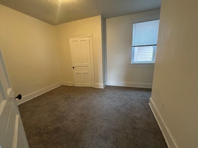 Photo - nbr142 Unit B