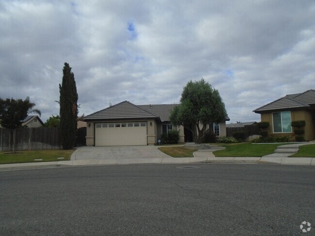 Building Photo - JUST REDUCED $100.00 Rental