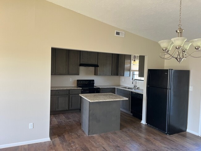 Photo - 1014A Windview Pl