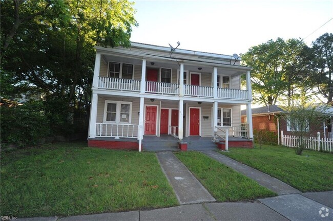 Building Photo - 912 Summit Ave Unit summit Rental