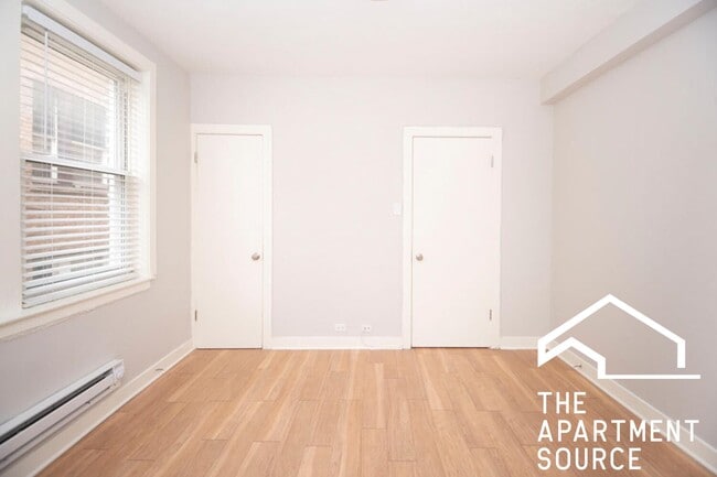 Photo - 511 W Belmont Ave Unit 5