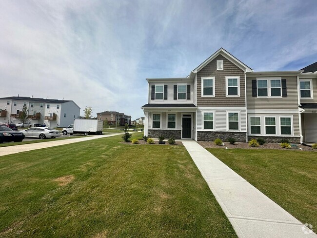 Building Photo - Brand new beautiful townhome with 2 car ga...