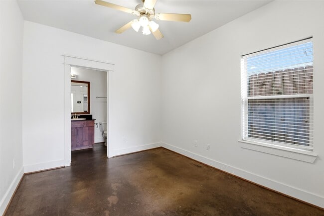 Photo - 1512 Crockett St