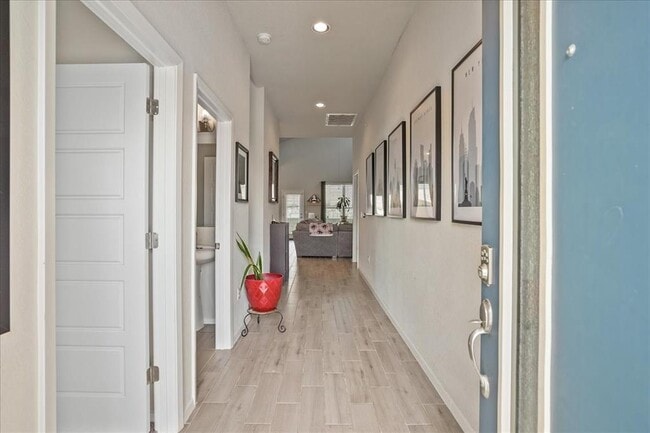 Photo - 11721 American Mustang Lp