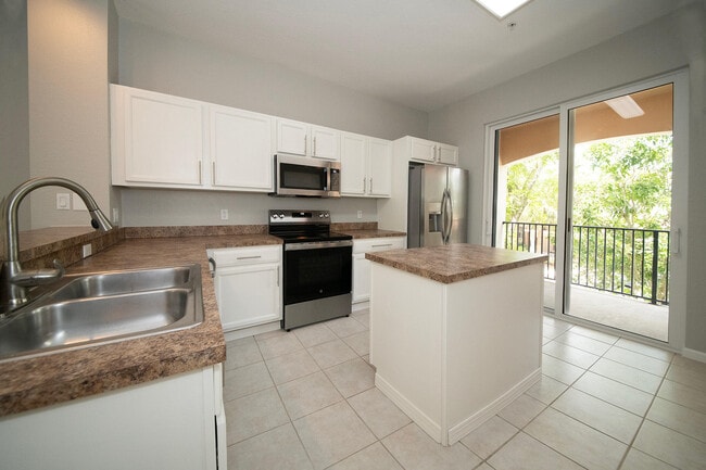 Photo - 1417 W Wickham Cir