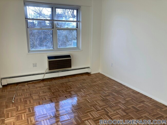 185 Freeman St Unit 633