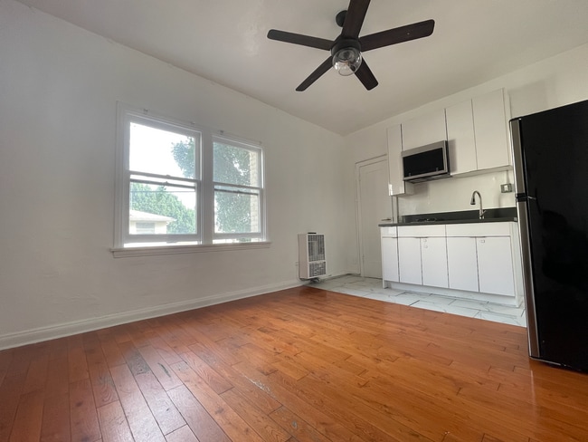 Photo - 1617 Normandie Ave Unidad 208