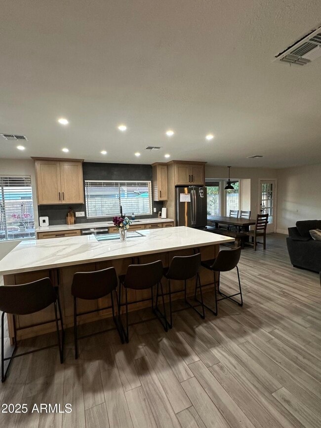 Photo - 215 E Helena Dr