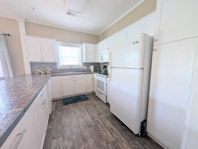 Photo - 2 Bed 2 Bath Condo - Long Term Rental in Myrtle Beach, SC Unit 304
