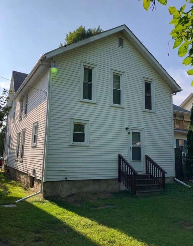 Photo - 611 S Jackson St Unit 2