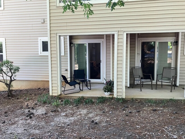 Photo - Room in Condo on Winterpointe Ln
