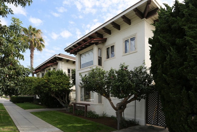 Downstairs Spacious Studio at the Charming... - Downstairs Spacious Studio at the Charming... Apartment Unit 1015 A Ave  2