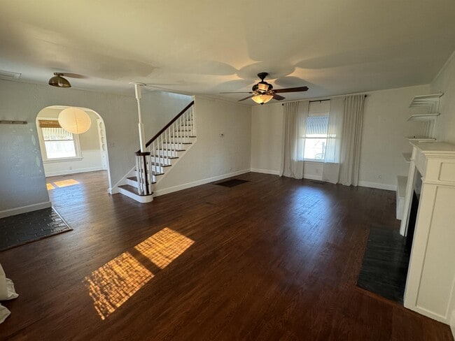 Photo - 2220 W Broadway Ave