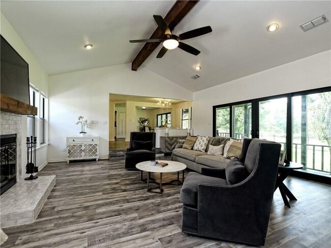 Photo - 730 Vanguard St