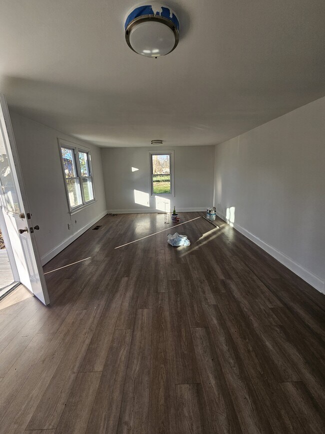 Photo - 106 Railroad Ave