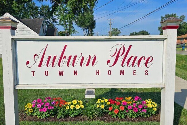 Photo - Auburn Place Town And Garden Homes