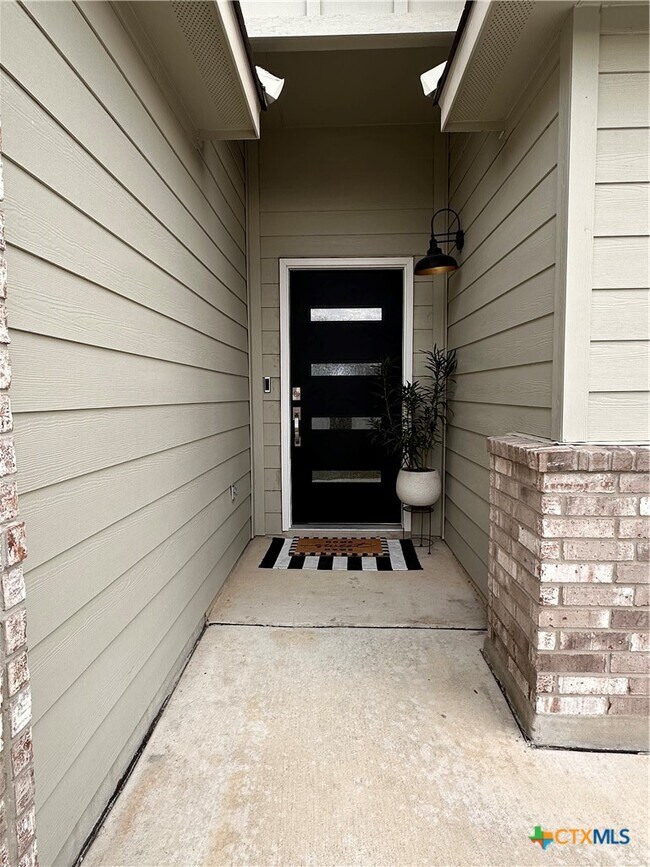 Photo - 2929 Greenbriar Rd