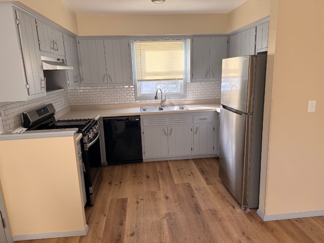 Photo - 12227 W Dearbourn Ave