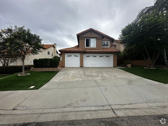 Building Photo - Santa Fe Hills 4 Bedroom Home