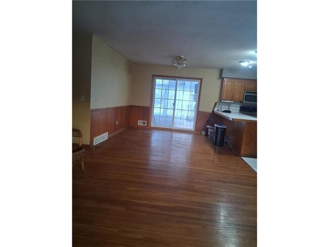 Photo - 7885 Van Buren St NE