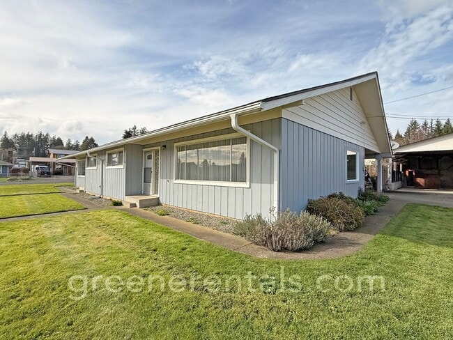 Photo - Charming 2BD/ 1BA Duplex in Montesano