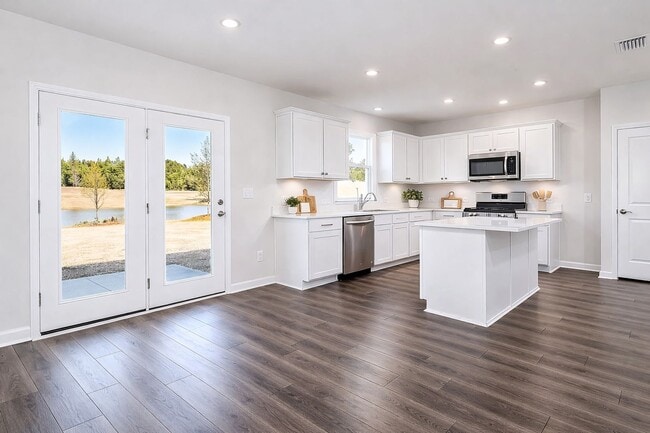 Photo - 3 bedrooms, 2 1/2 bathrooms in Richmond Hill's Heartwood Community