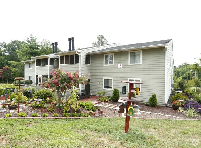 Strawberry Hill Apartments