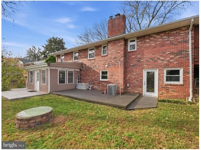 Photo - 6619 Beddoo St