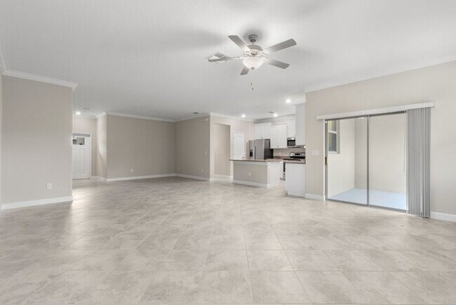 Photo - LIKE NEW Townhome in Willow Square!