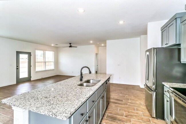 Photo - 705 Freedom Cir