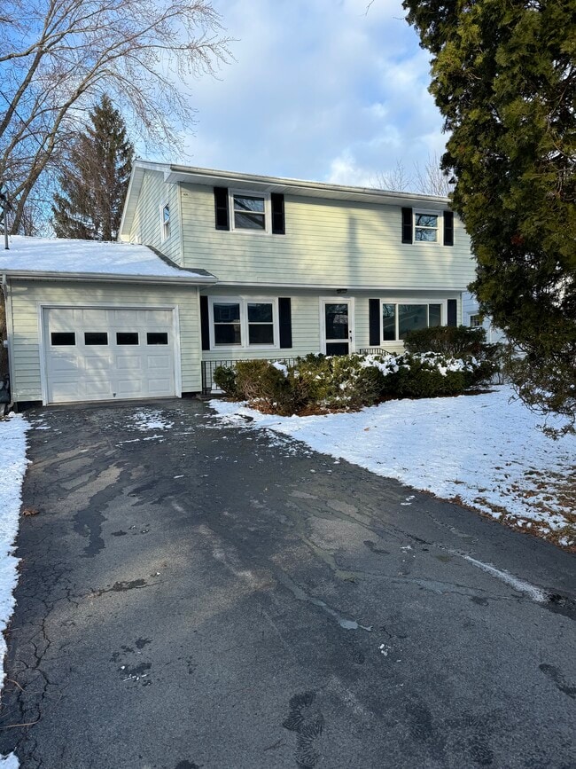 Photo - 206 Longmeadow Dr