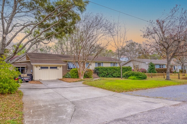Photo - 1439 Glencoe Dr