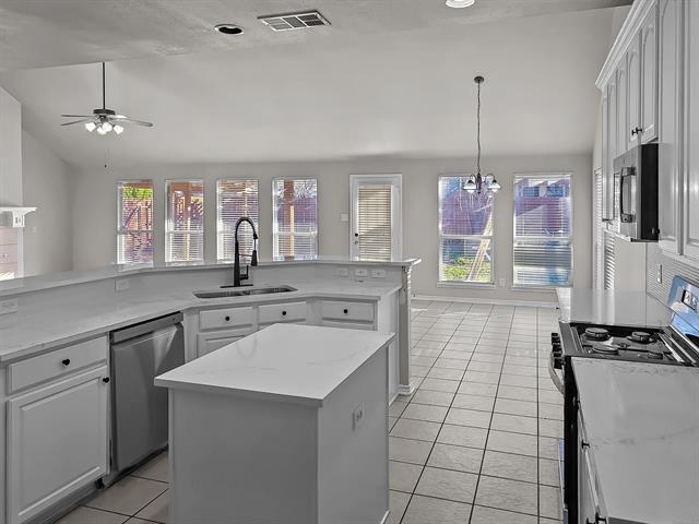 Photo - 8001 Twin Oaks Dr