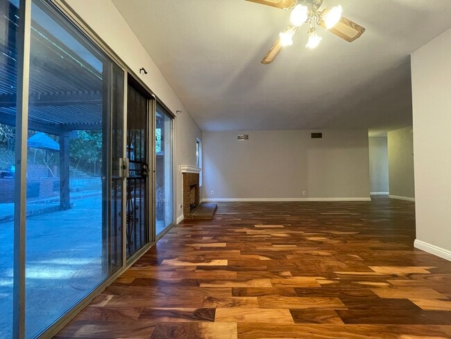 Photo - 1868 W Phillips Dr