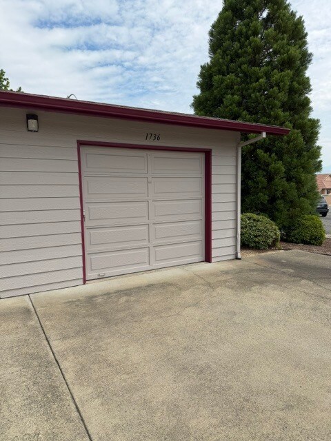 1736 Medart Ln